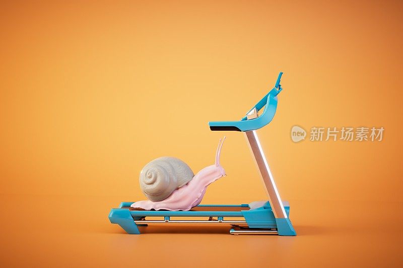 跑步机速度小。一只蜗牛在跑步机上，背景是橙色的。三维渲染