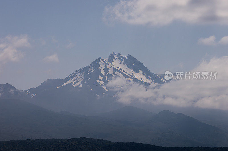 埃尔西耶斯山。