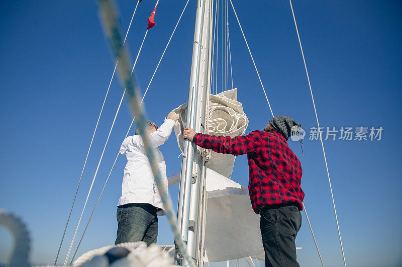 帆船上的船员