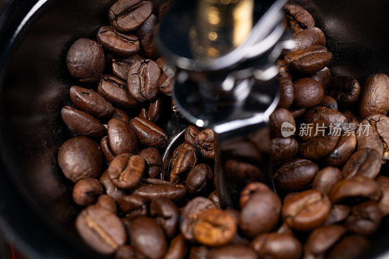 咖啡梦:诱人的工作室拍摄的咖啡豆