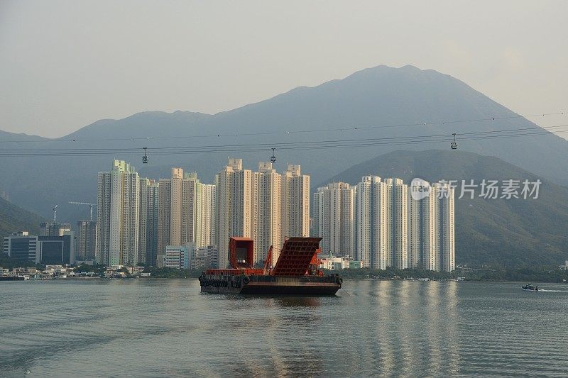 香港东涌湾工业船只