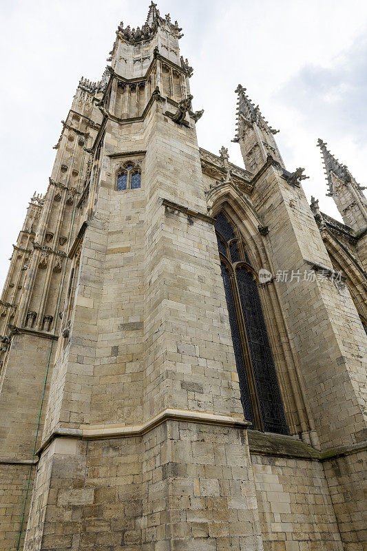 位于英国约克郡约克大教堂东端的令人惊叹的建筑