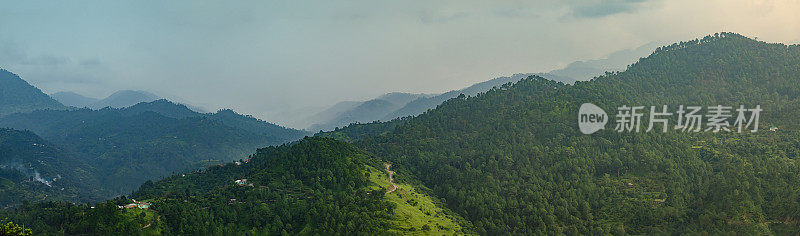 喜马偕尔邦的群山全景。