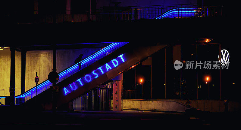 晚上乘电梯去德国沃尔夫斯堡的Autostadt