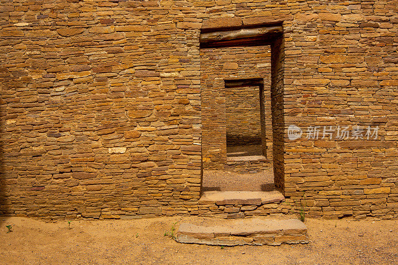 新墨西哥州查科峡谷查科文化国家历史公园石质建筑的门道