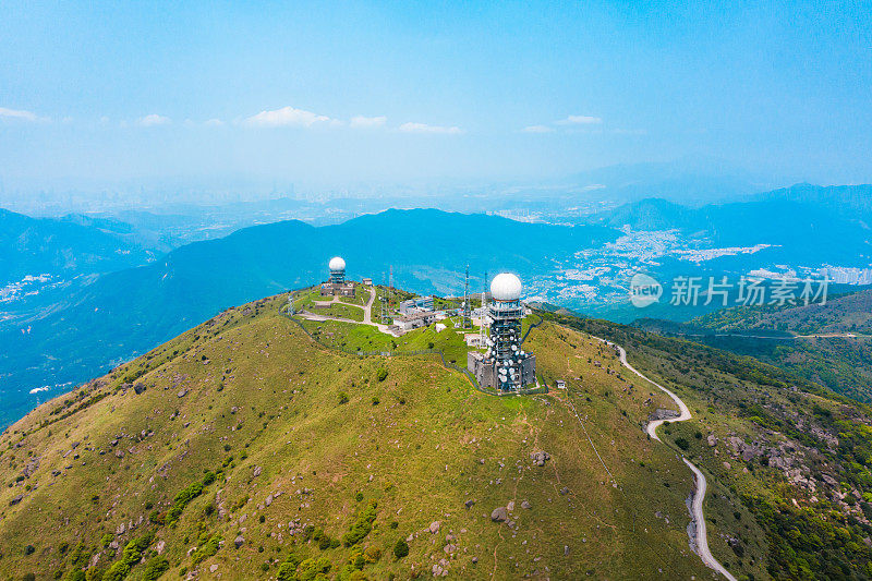 大帽山天文台的无人机照片，大帽山是香港的最高峰