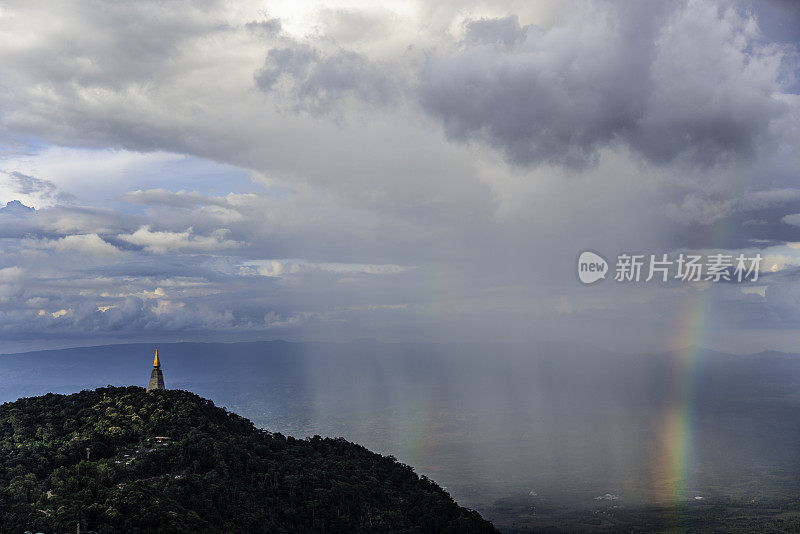 泰国山区的雨水