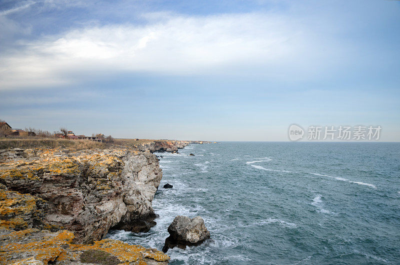 多岩石的海岸