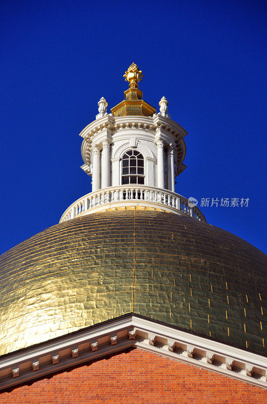 波士顿:马赛诸塞州议会大厦的穹顶，镀金于23k金