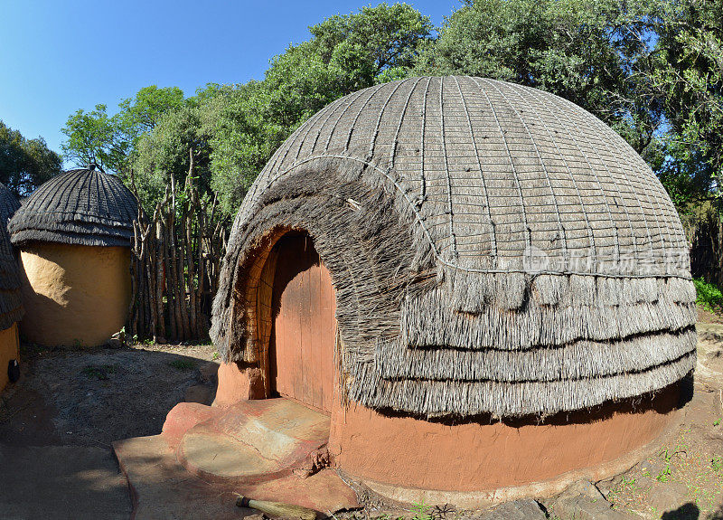 传统的祖鲁部落小屋，非洲