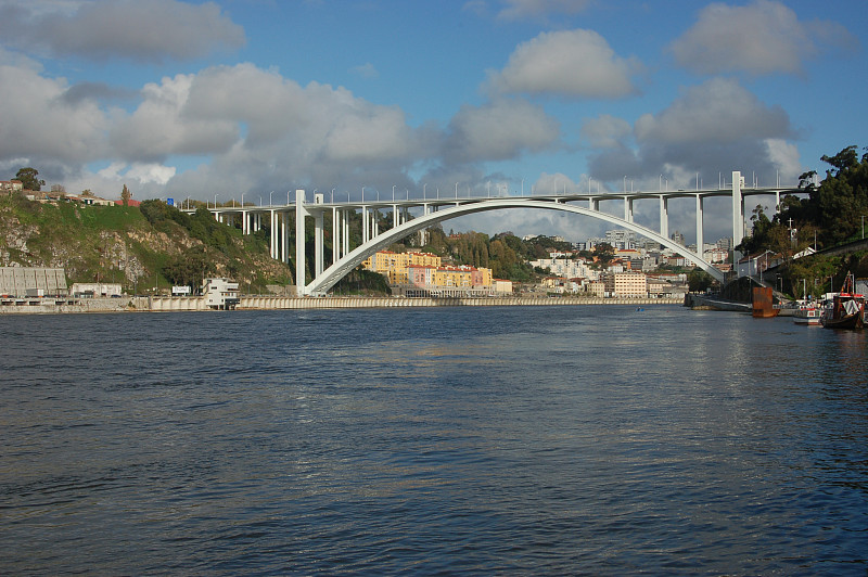 阿尔#225;比达桥 - 葡萄牙波尔图