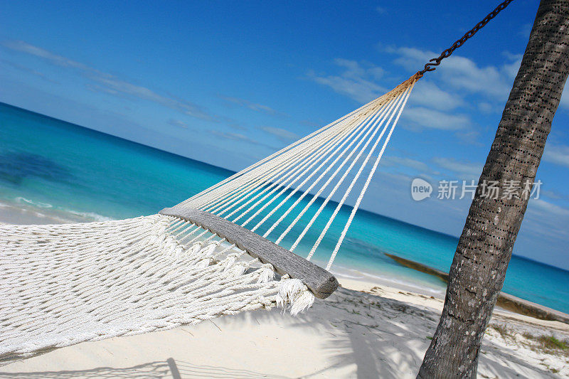 海滩上的吊床