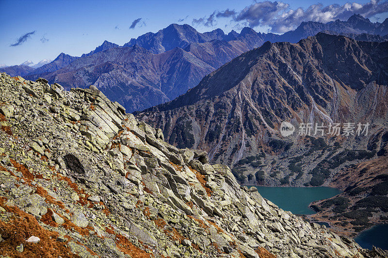 Tatra。波兰五池塘谷。