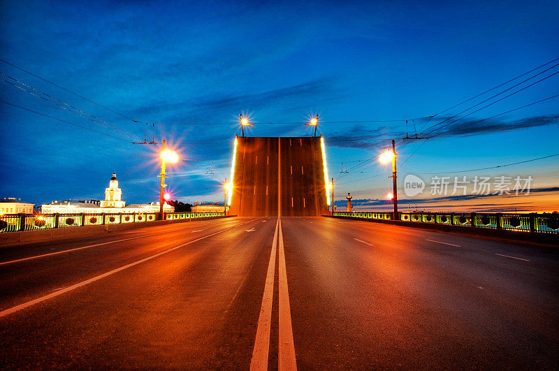 圣彼得堡夜间吊桥