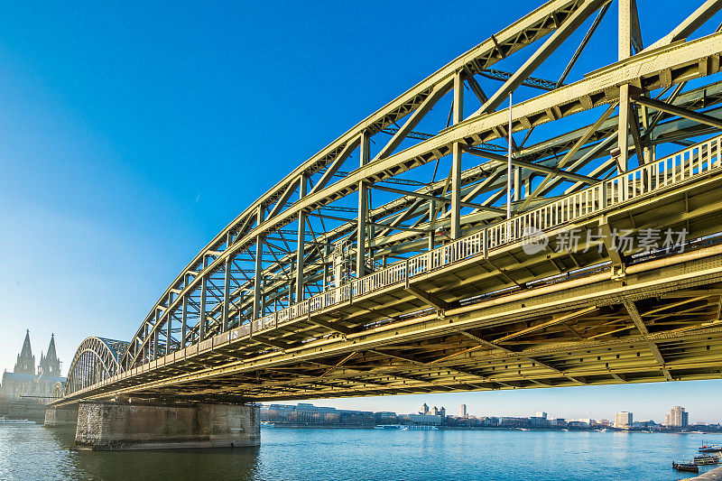 莱茵河上的霍亨索伦大桥