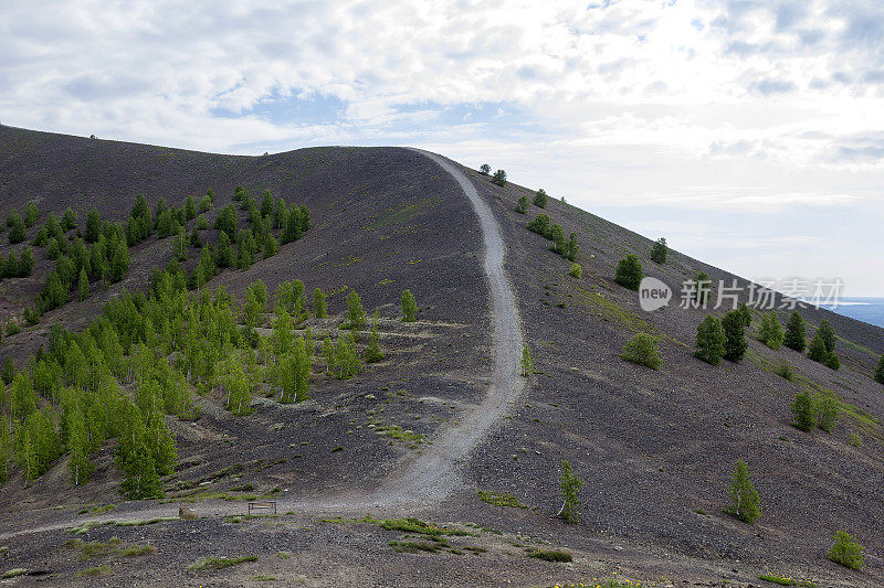 山间的小路