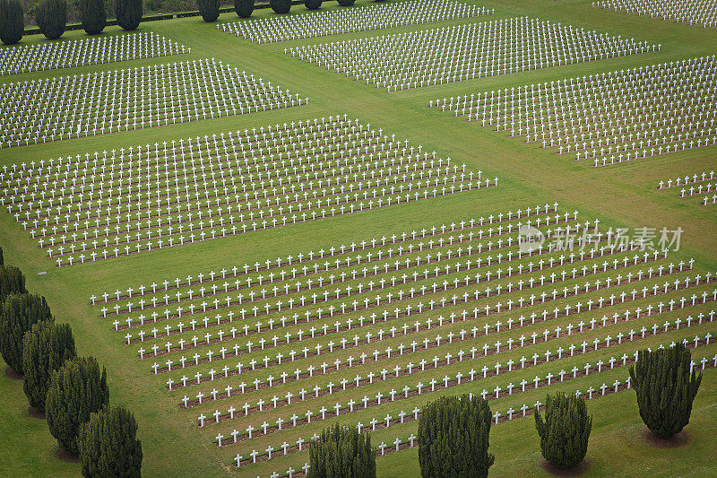 凡尔登杜奥蒙特墓地的军事墓地