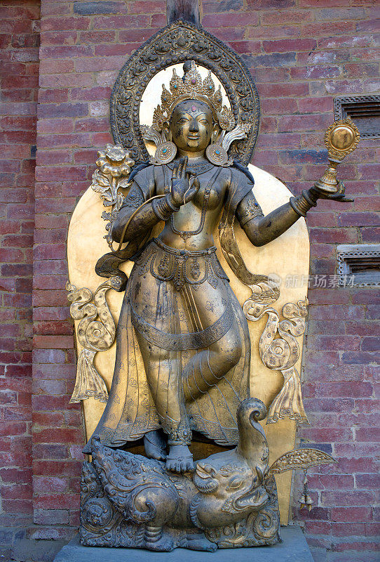 尼泊尔帕坦王宫中的恒河女神雕像