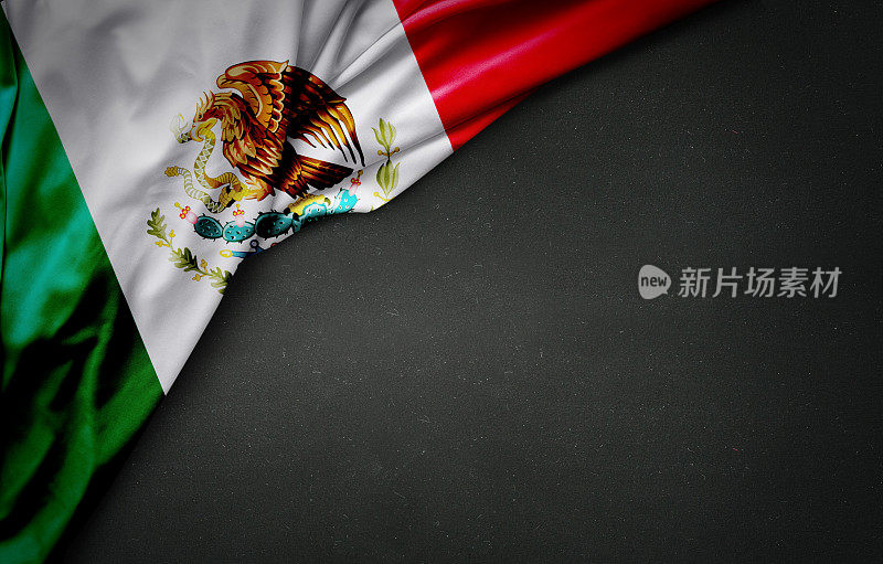 黑板上的墨西哥国旗