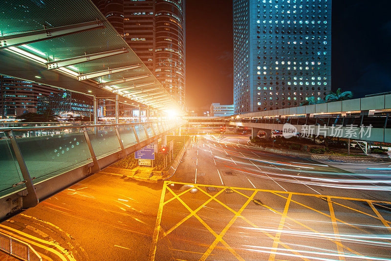 晚上的汽车路线，香港