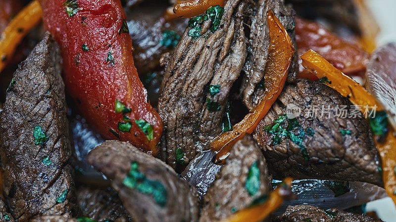 秘鲁炒牛肉(秘鲁炒牛肉)配炸薯条