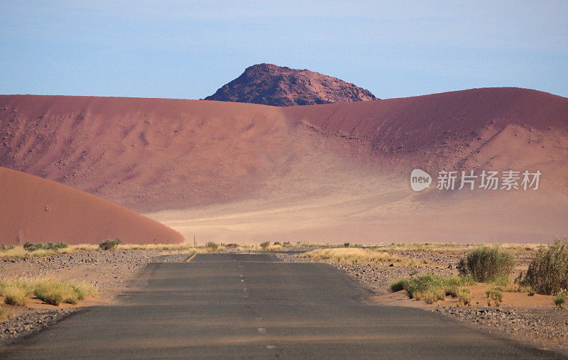 索苏斯韦尔有沙丘的海峡公路