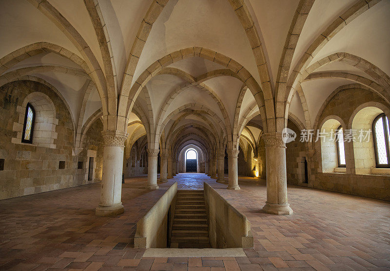 葡萄牙阿尔科巴帕拉修道院的内部景观