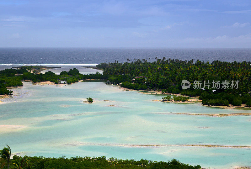 礁湖和太平洋之间的浅水，塔尼亚-邦里基堤道，南塔拉瓦，基里巴斯