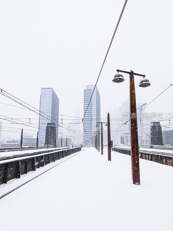 费城中心城市遭遇暴风雪。