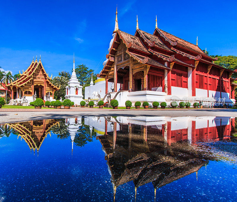 泰国清迈的七彩佛寺