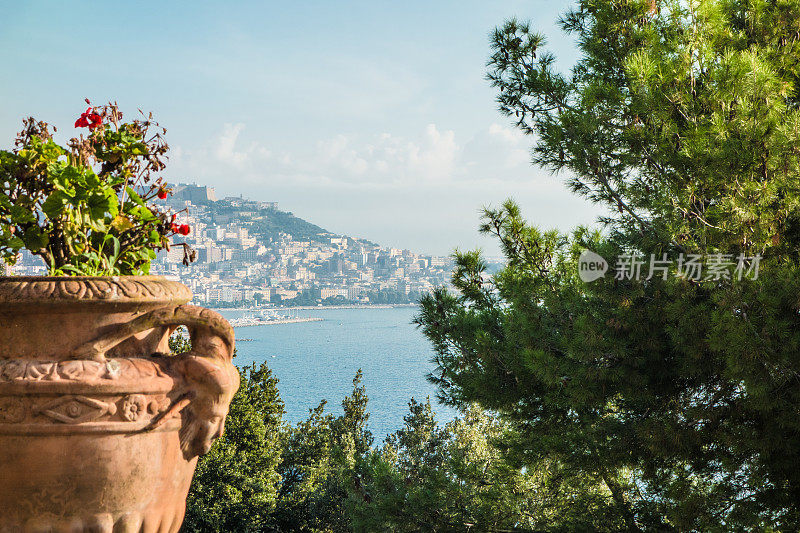 波西利波山的那不勒斯景色