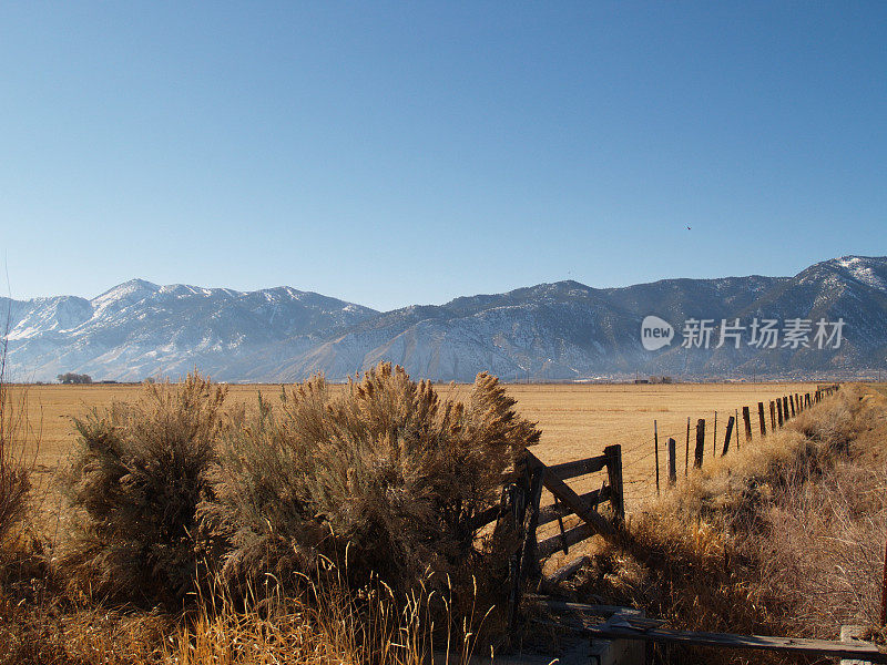 狂野西部边境牧场山谷景观