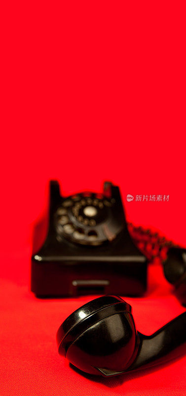 红色复古手机