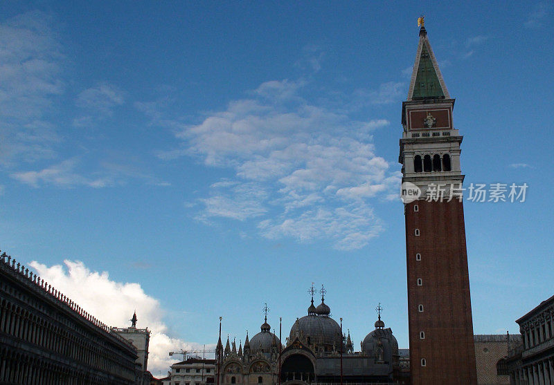 位于意大利圣马可广场威尼斯广场的钟楼。欧洲