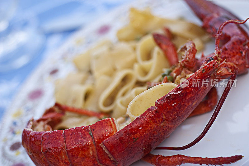 餐厅用餐，海鲜晚餐，意大利面