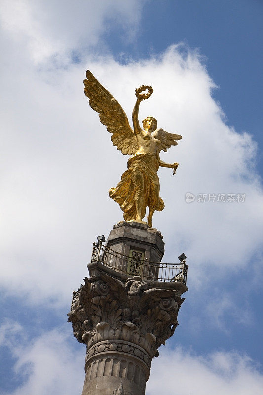 墨西哥城上空的天使
