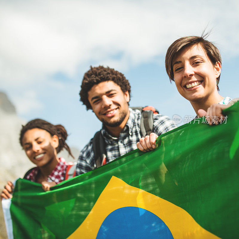 背包客团结与巴西国旗