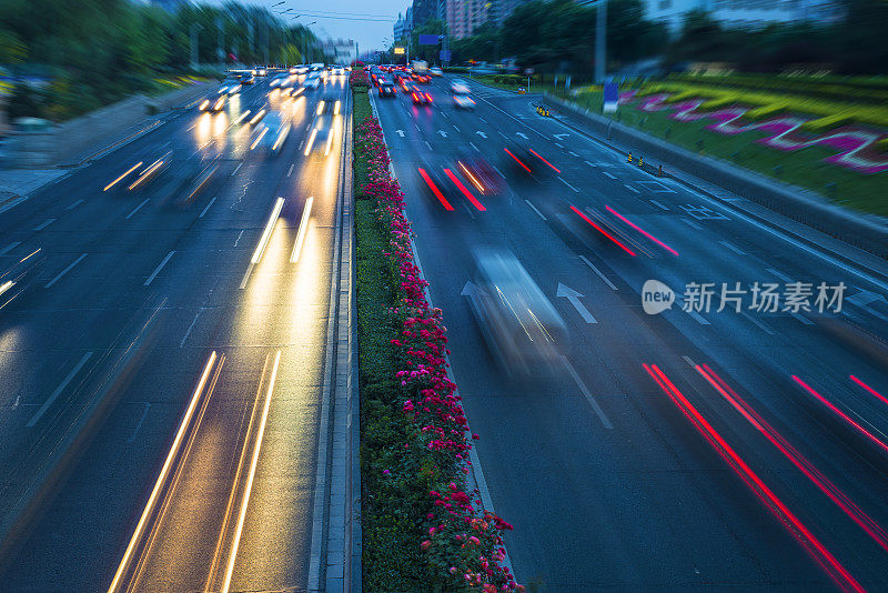 城市公路夜间交通