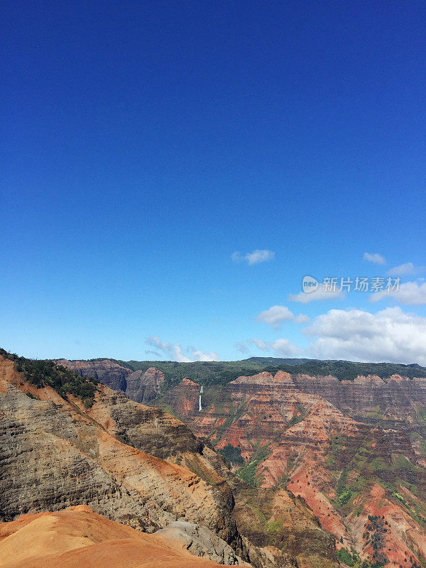 瀑布和威美亚峡谷的景色，考艾岛，夏威夷