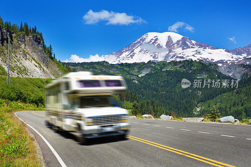 露营者，房车，房车房车旅行。雷尼尔山国家公园