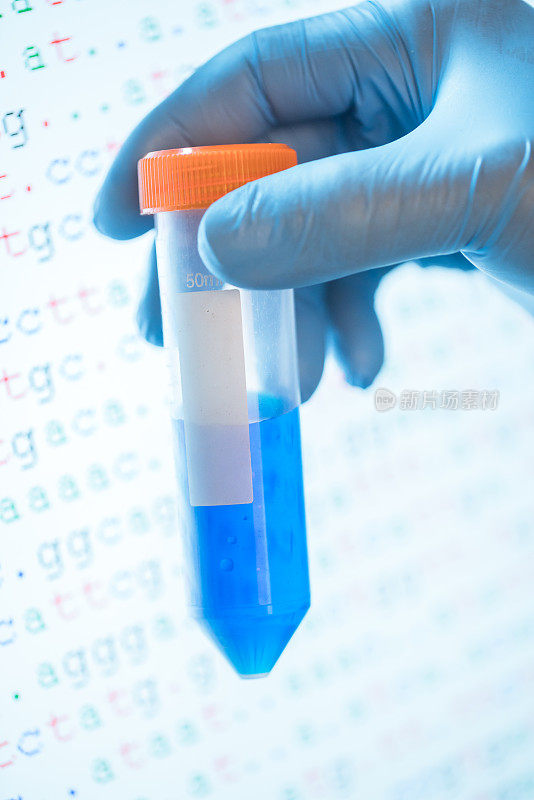50ml离心管，蓝色溶液，背景为DNA序列