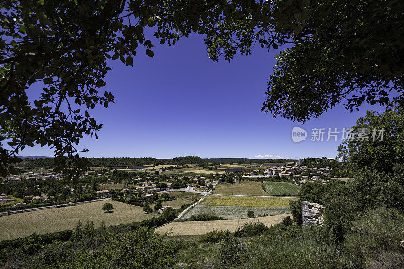 普罗旺斯小镇的风景