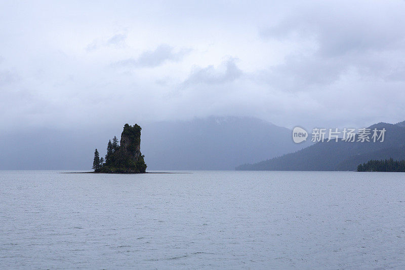 阿拉斯加峡湾风景优美的岛屿