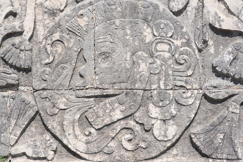 奇琴伊察玛雅遗址的头骨石雕