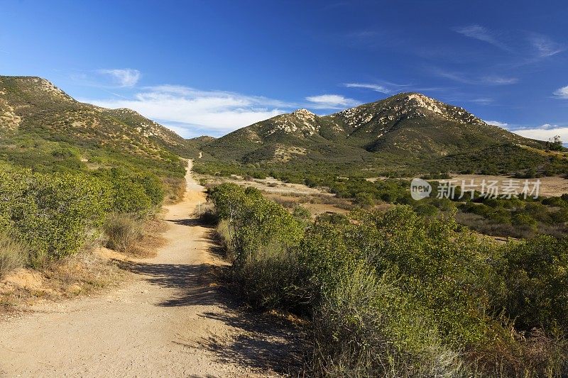 铁山徒步旅行路线在波韦，圣地亚哥县北部内陆，美国加利福尼亚州