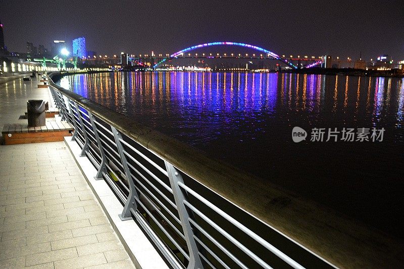夜色中的卢浦大桥，中国上海