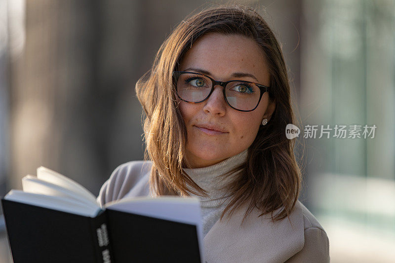 在城里读书的女人