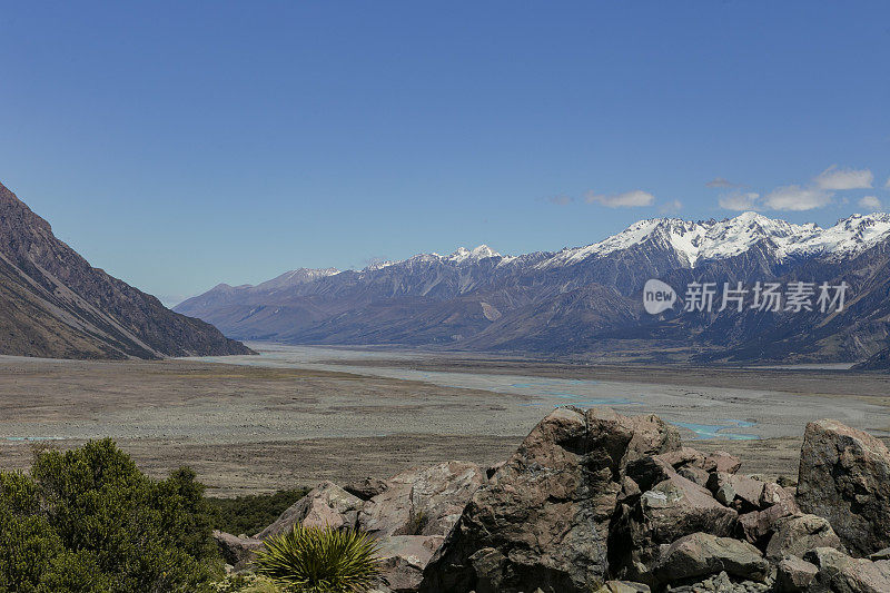 库克山和新西兰奥拉基地区的冰川湖