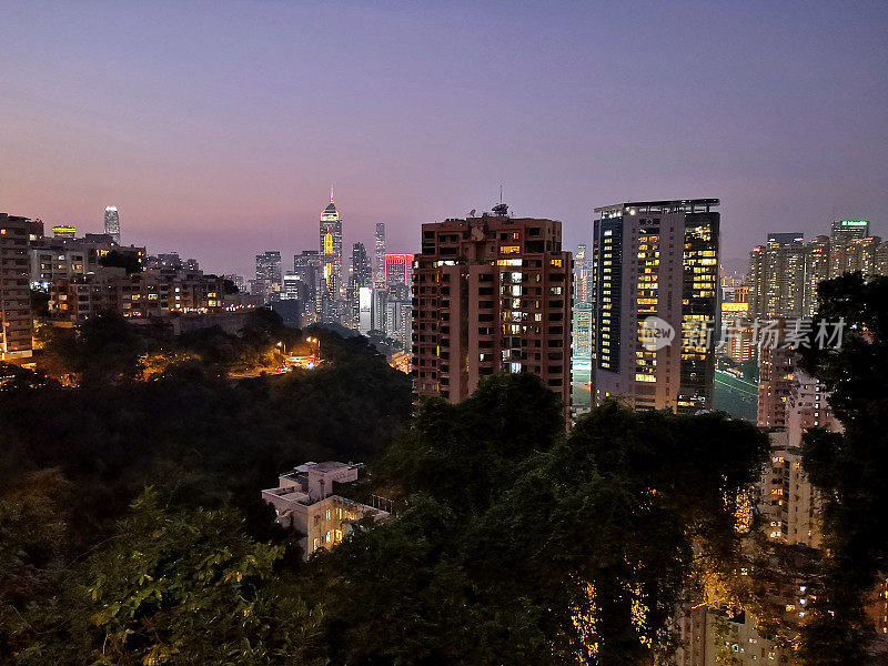 黄昏时分的香港天际线