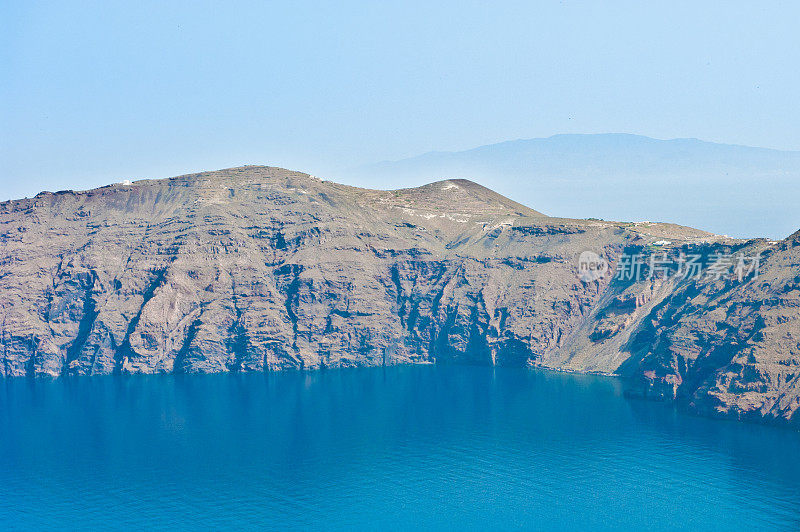 火山口岛和爱琴海。希腊圣托里尼岛。